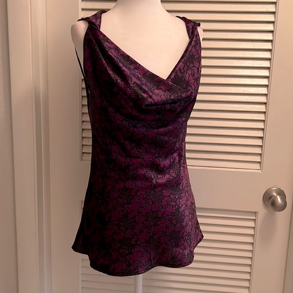 Studio JPR Cowl Neck Purple Sleeveless Tank Top Black Floral Lace Design size M - Picture 1 of 6